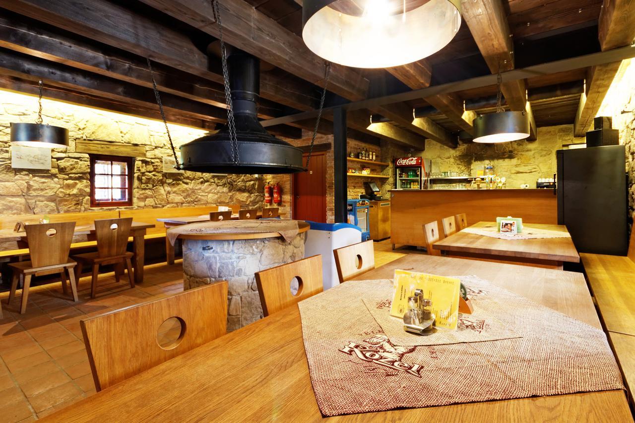 Porcuv Mlyn Hotel Bykovice ภายนอก รูปภาพ